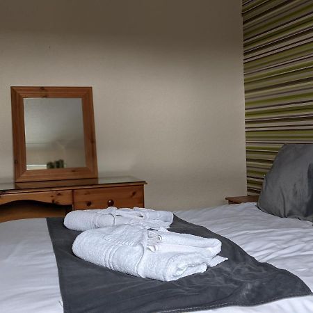 Crown Hotel Langholm Номер фото